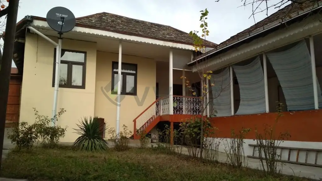4 otaqlı Həyət evi Satılır, Şəki — Şəki