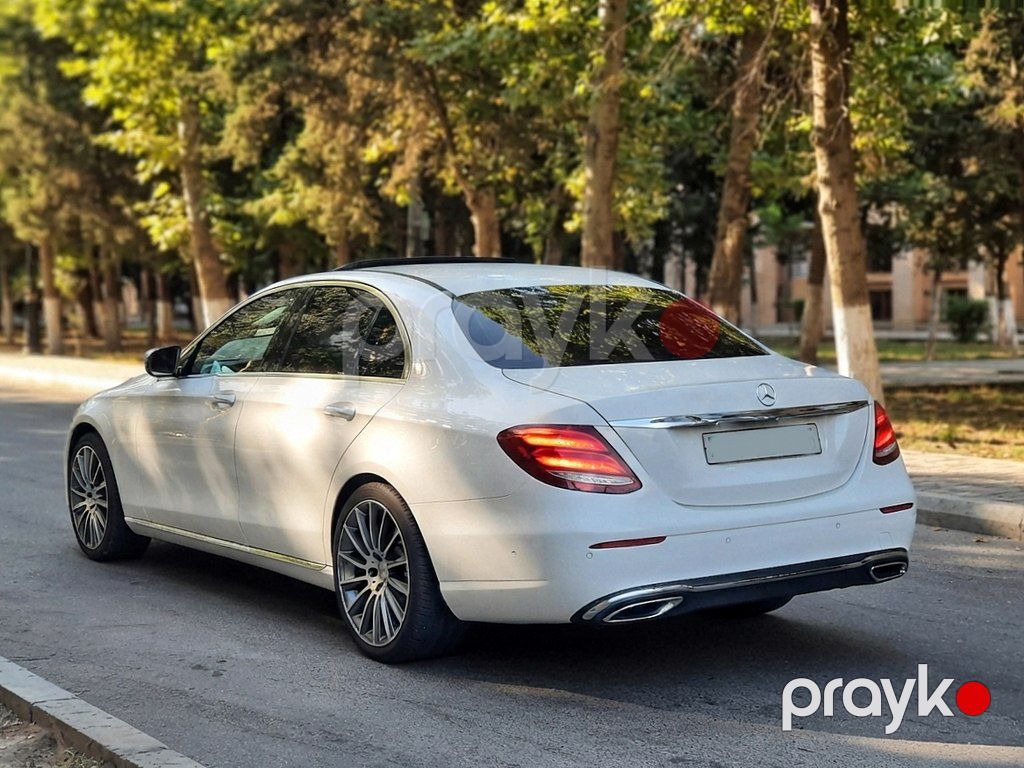 Mercedes E 300 d, 2.0 L, 2018 il, 256 000 km — Avtomobillər, Bakı (7)