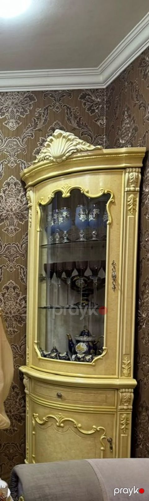 Klassik üslubda künc vitrin-bufet - Material: MDF/taxta əsaslı — Bakı