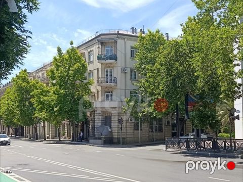 Satılır 3 otaqlı köhnə tikili 96 m² — Bakı