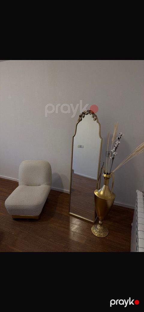 Pinterest model güzgü — Bakı
