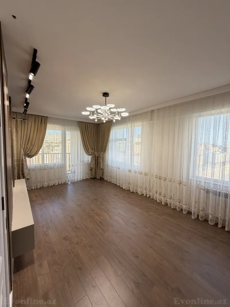 Satılır 3 otaqlı Mənzil Yeni tikili 117 m² Bakı, Xətai r., Həzi Aslanov — Mənzil, Bakı (8)