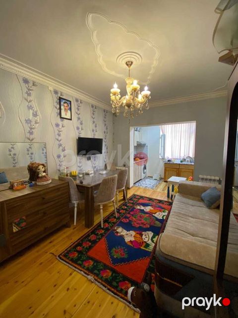 Satılır 3 otaqlı köhnə tikili 70 m² — Bakı
