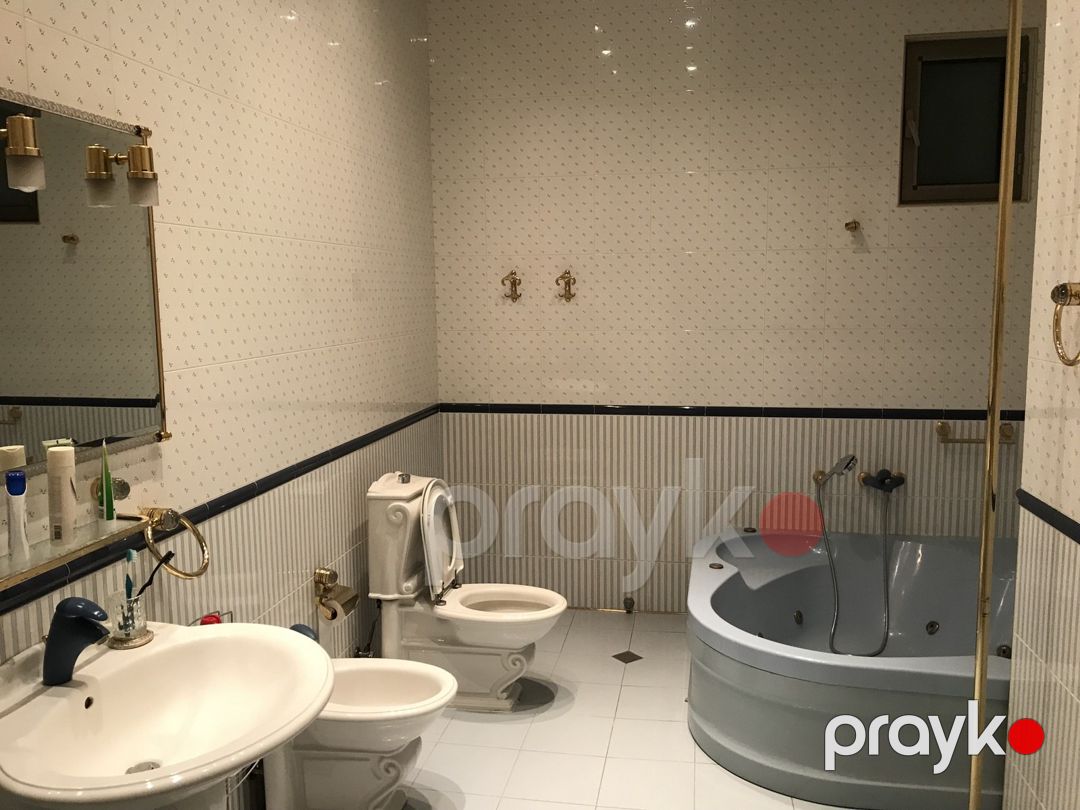 Satılır 6 otaqlı köhnə tikili 290 m² — Mənzil, Bakı (3)