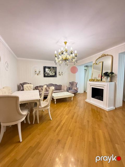 Satılır 4 otaqlı köhnə tikili 110 m² — Bakı