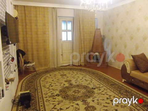 3 otaqlı mənzil/interyer - Geniş qonaq otağı: dekorativ kamin, divar — Masallı