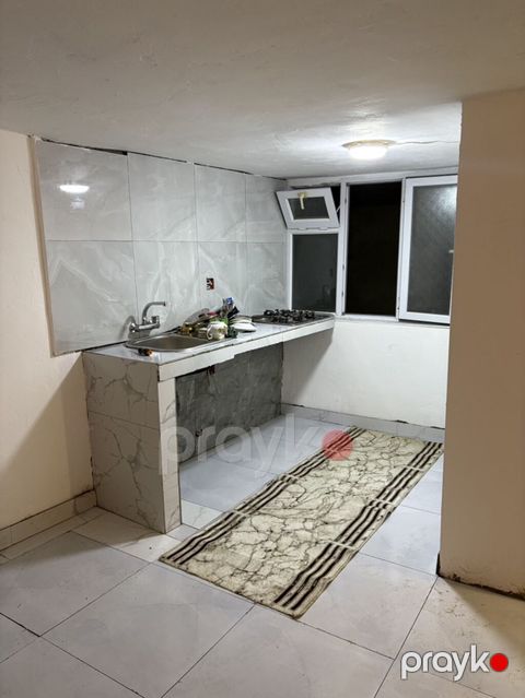 1 otaq,geniş mətbəx,318 nömrəli məktəbə yaxın,avtobus dayanacağına
