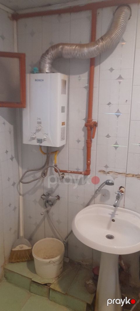 İcarəyə verilir 3 otaqlı köhnə tikili 65 m² — Bakı