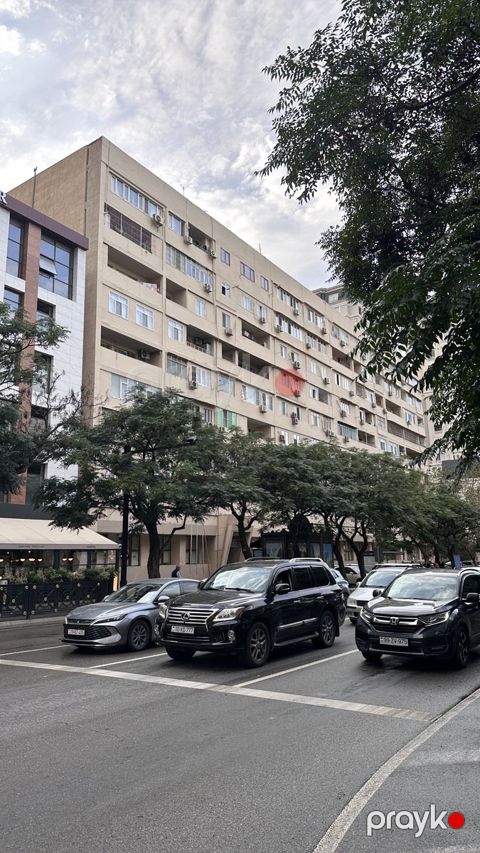 Satılır 3 otaqlı köhnə tikili 80 m² — Bakı