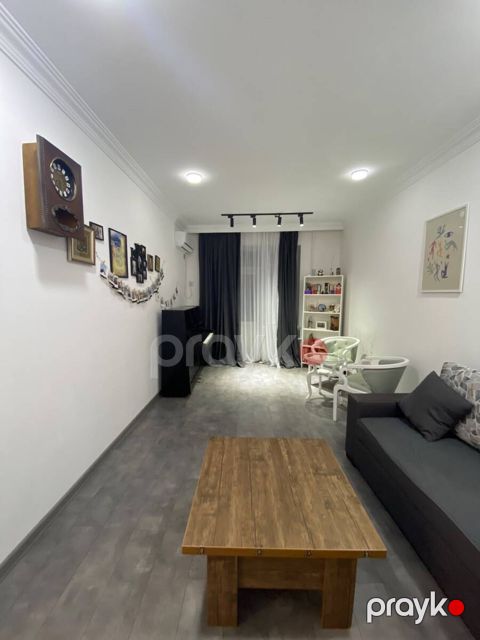 Satılır 3 otaqlı köhnə tikili 85 m² — Bakı
