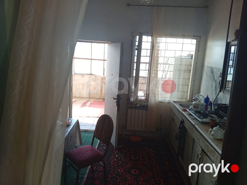 Geniş həyətyanı sahəsi və uzun eyvanı olan fərdi yaşayış evi — Ev, villa, Bakı (5)