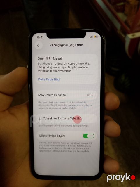 Apple 11 pro 64 GB Daxili yadaş 100 pil sağlamlığı arginal ilə dəyişib
