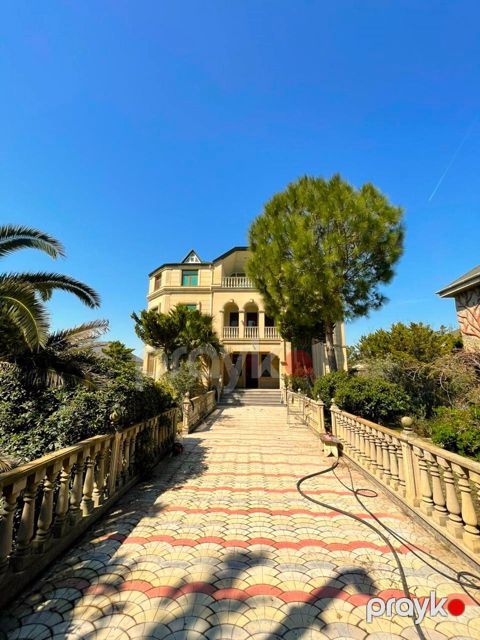 Satılır 6 otaqlı həyət evi/bağ evi 570 m² — Bakı