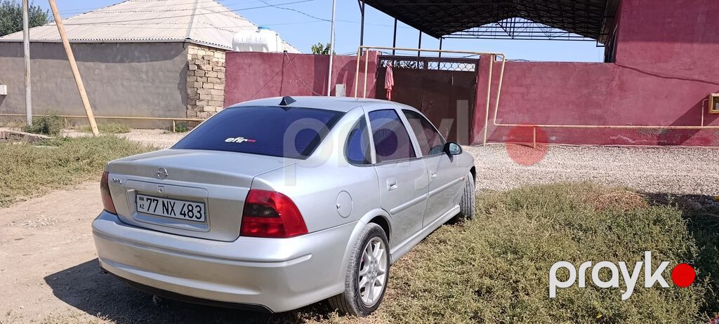 Opel Vectra B sedan – gümüşü rəng - Kuzov: 4 qapılı sedan — Avtomobillər, Bakı (4)