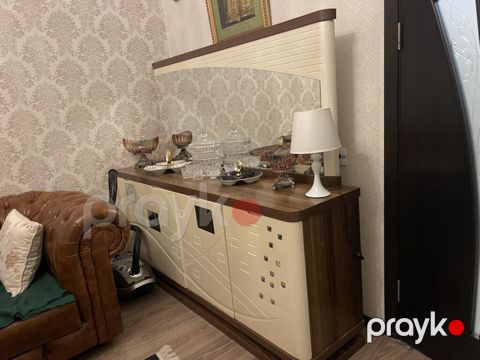 Yemək otağı üçün bufet-güzgü dəsti - Dizayn: İki rəngli (qoz ağacı — Bakı