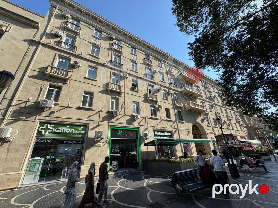 Satılır 2 otaqlı köhnə tikili 72 m² — Mənzil, Bakı (2)