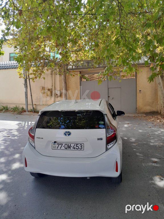 Toyota Aqua, 1.5 L, 0.87 kWh, 2017 il, 134 500 km — Avtomobillər, Bakı (3)