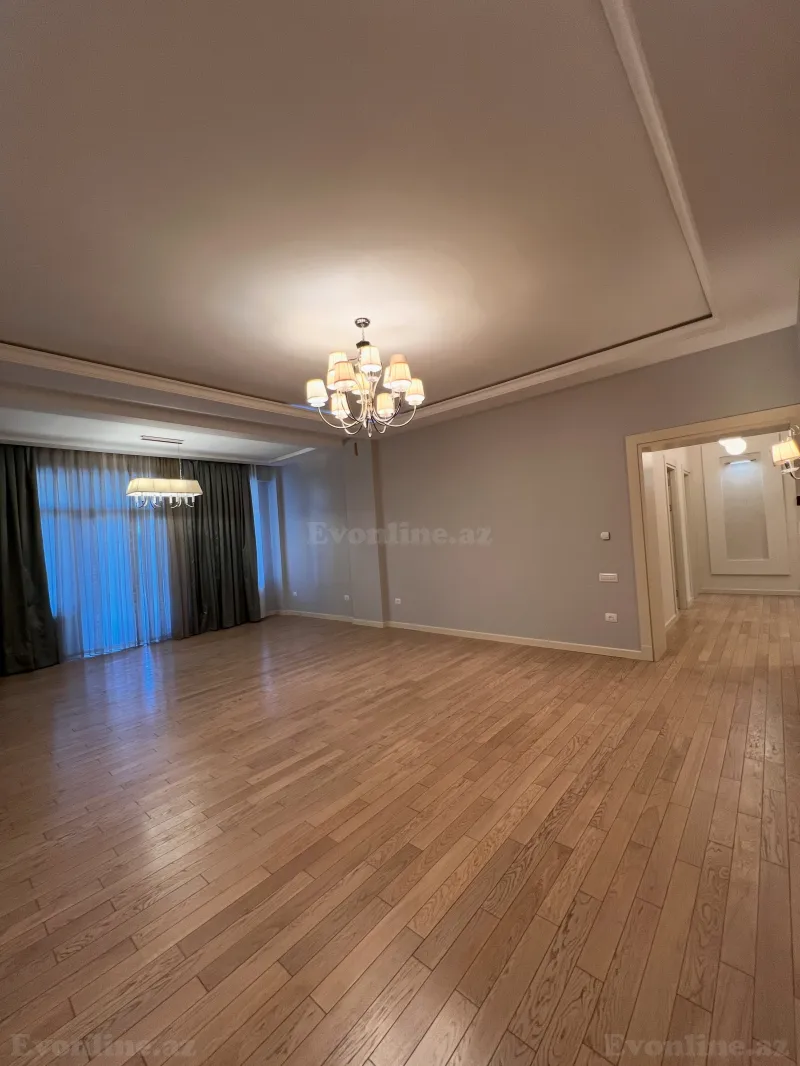 Satılır 4 otaqlı Mənzil Yeni tikili 200 m² Bakı, Yasamal r., İnşaatçılar m — Mənzil, Bakı (4)