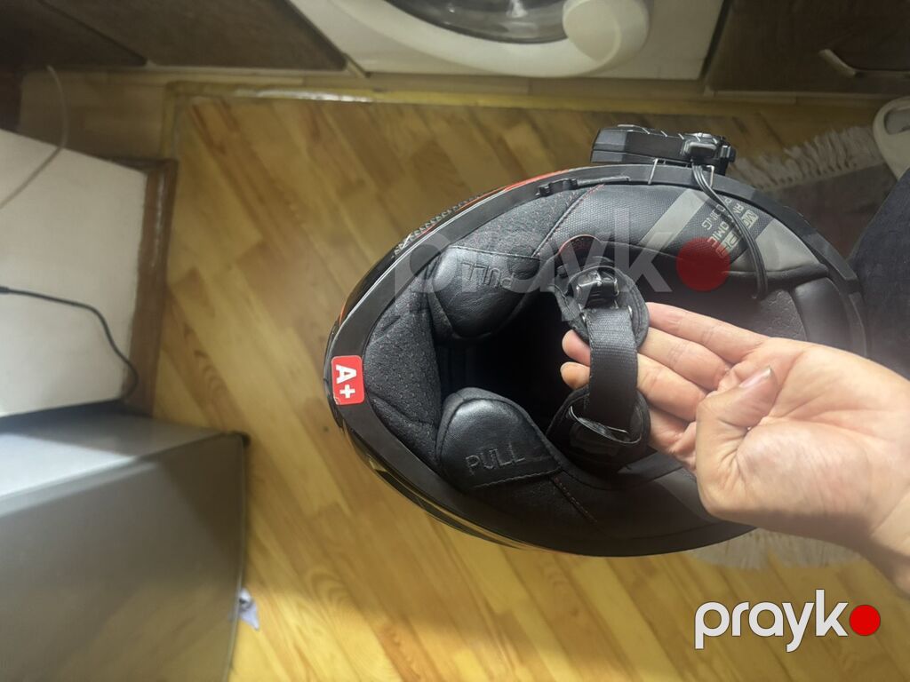 Əvvəla Salam. LS2 Victor II modeli L Razmer Kaskımı Satıram. 180 Azn — Motosiklet geyimi, Bakı (4)