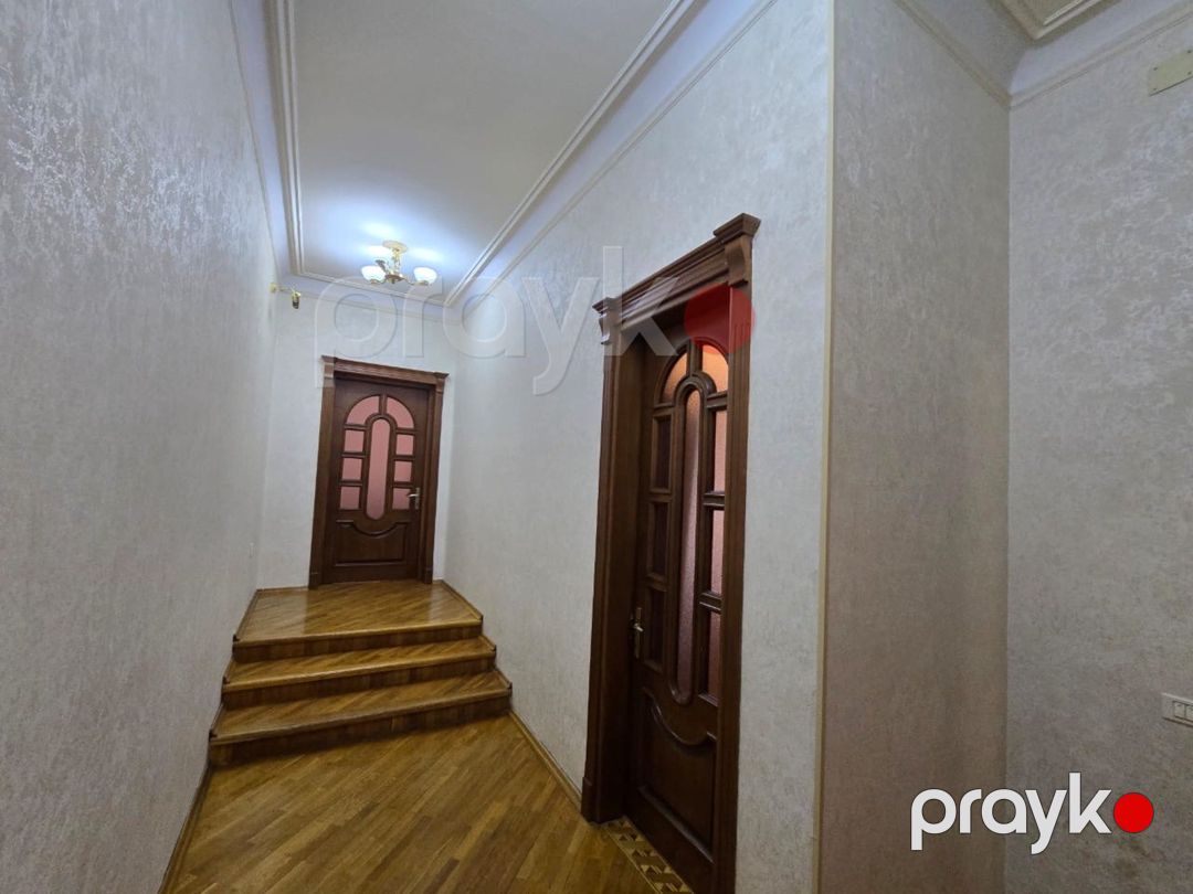 Satılır 11 otaqlı həyət evi/bağ evi 562 m² — Ev, villa, Bakı (8)