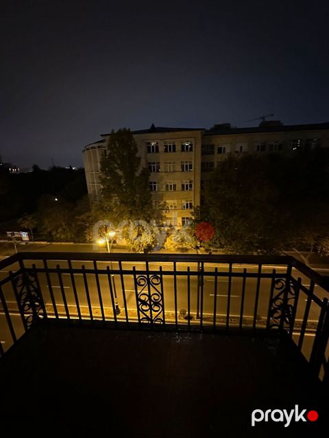 Satılır 3 otaqlı köhnə tikili 82 m² — Bakı