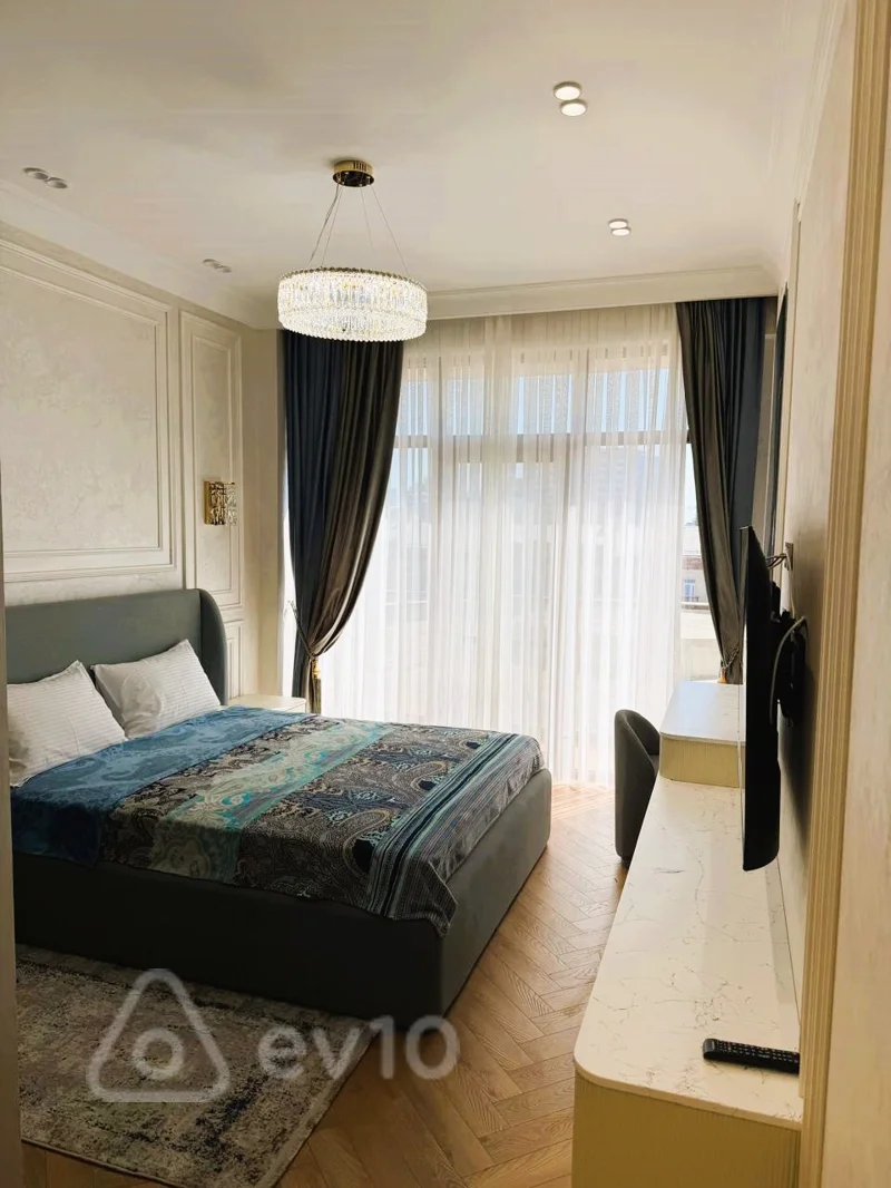 4 otaqlı mənzil, 180 m², izmir küçəsi — kirayə — Mənzil, Bakı (2)