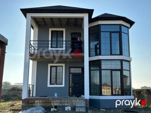 Satılır 5 otaqlı həyət evi/bağ evi 250 m² — Bakı