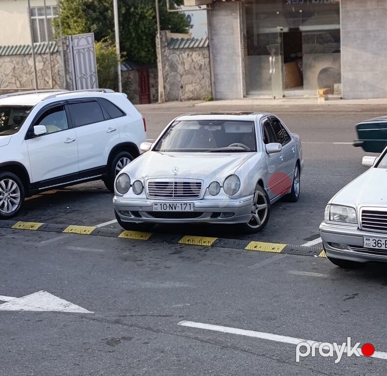 Mercedes E 230, 2.3 L, 1996 il, 300 000 km — Avtomobillər, Qəbələ (2)