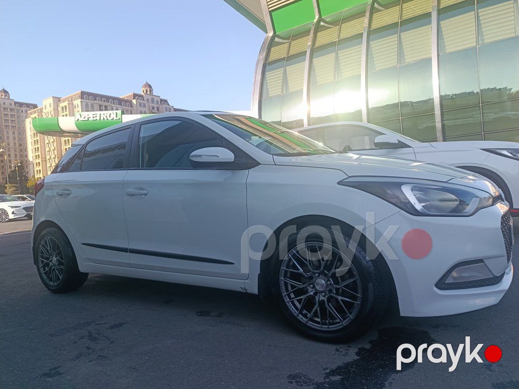 Hyundai i20, 1.1 L, 2016 il, 127 200 km — Avtomobillər, Bakı (8)
