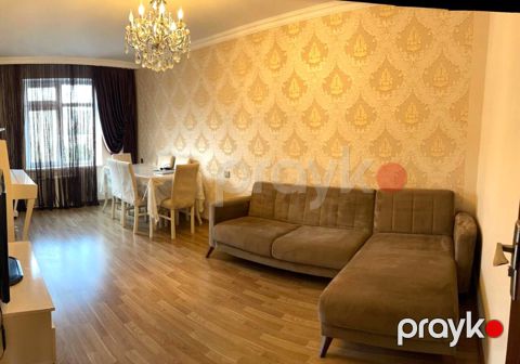 Satılır 3 otaqlı köhnə tikili 95 m² — Bakı