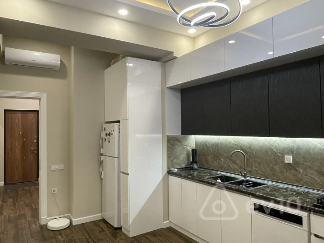 3 otaqlı mənzil, 100 m², Süleyman Rüstəm küçəsi — kirayə — Mənzil, Bakı (2)