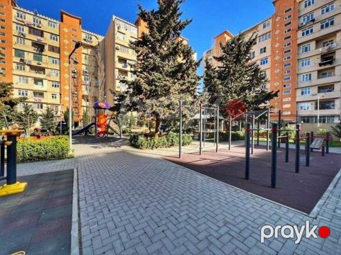 Satılır 5 otaqlı köhnə tikili 120 m² — Bakı