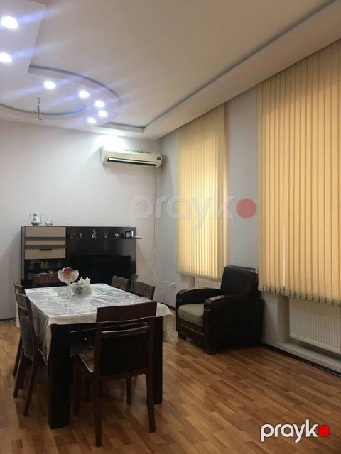 Satılır 3 otaqlı köhnə tikili 85 m² — Bakı