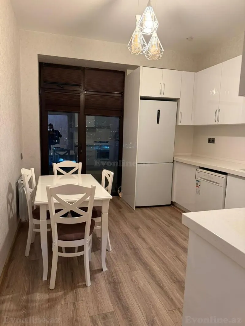 Kirayə verilir 3 otaqlı Mənzil Yeni tikili 145 m² Bakı, Yasamal r., 8 Noyabr m — Mənzil, Bakı (2)