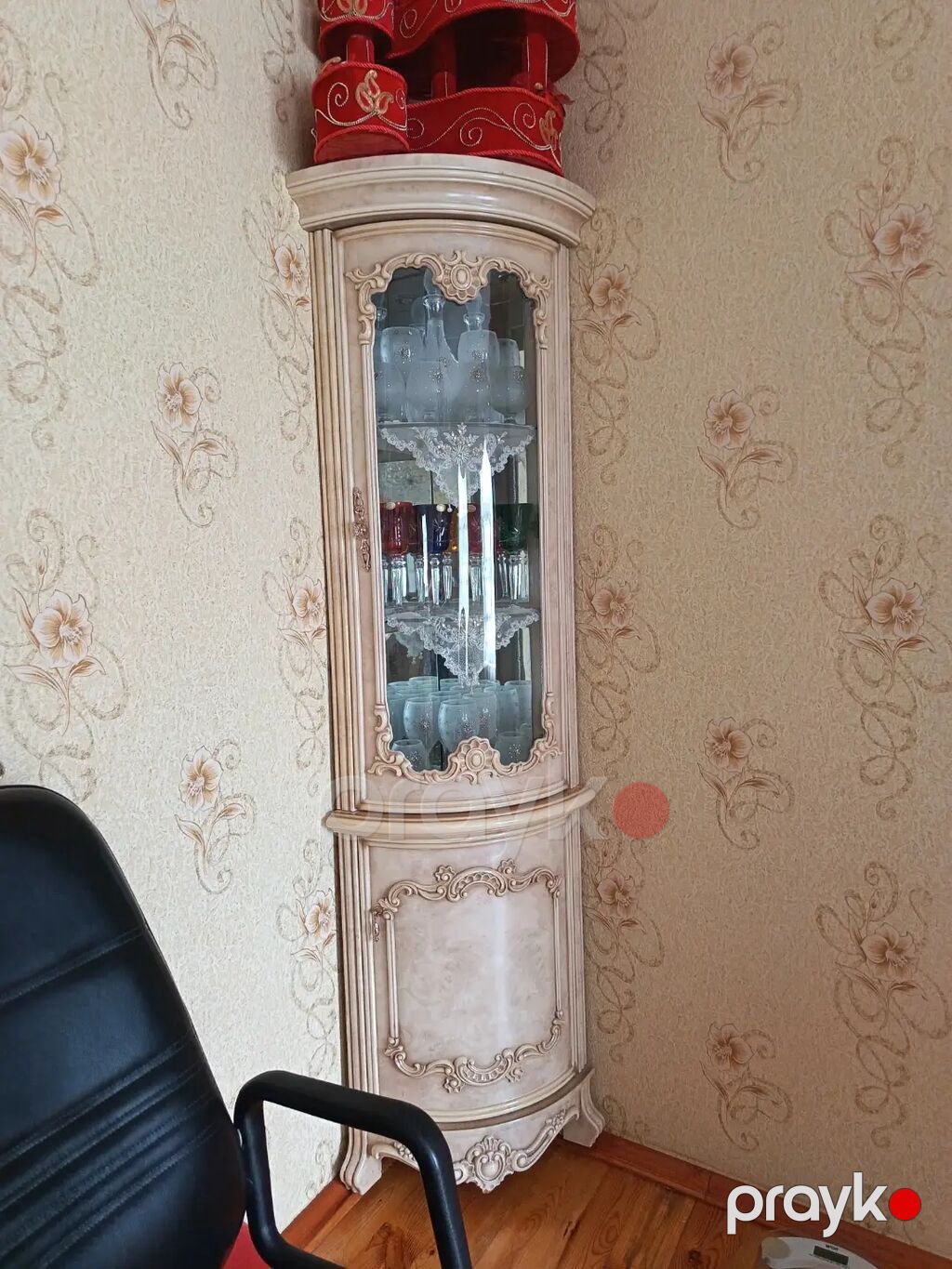 Klassik üslubda yemək otağı dəsti Tərkibi: - Böyük düzbucaqlı masa — Masalar və stullar, Bakı (3)