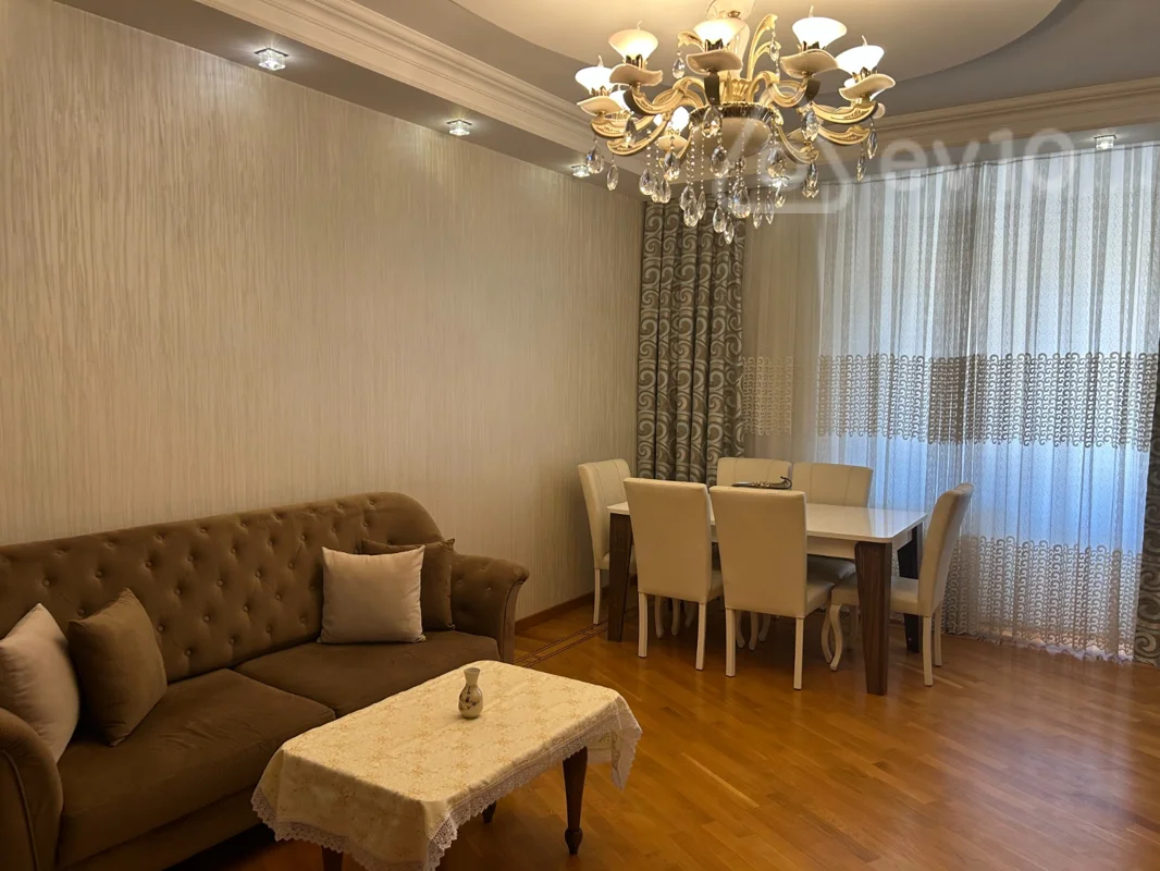3 otaqlı mənzil, 136 m², i.qasimov — Bakı