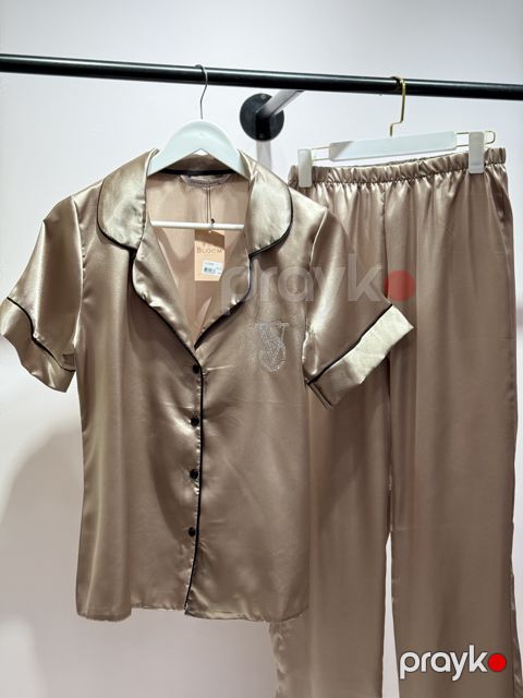 Qadınlar üçün şalvarlı pijama dəsti VS-956, qızılı, atlas, ölçü 40 — Bakı