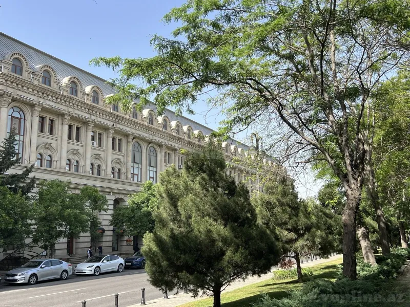 Satılır 3 otaqlı Mənzil Köhnə tikili 110 m² Bakı, Nəsimi r — Bakı