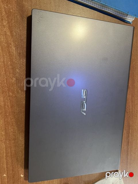 ASUS noutbuk - Model xətti: ASUS VivoBook (gövdə üzərində ASUS — Bakı