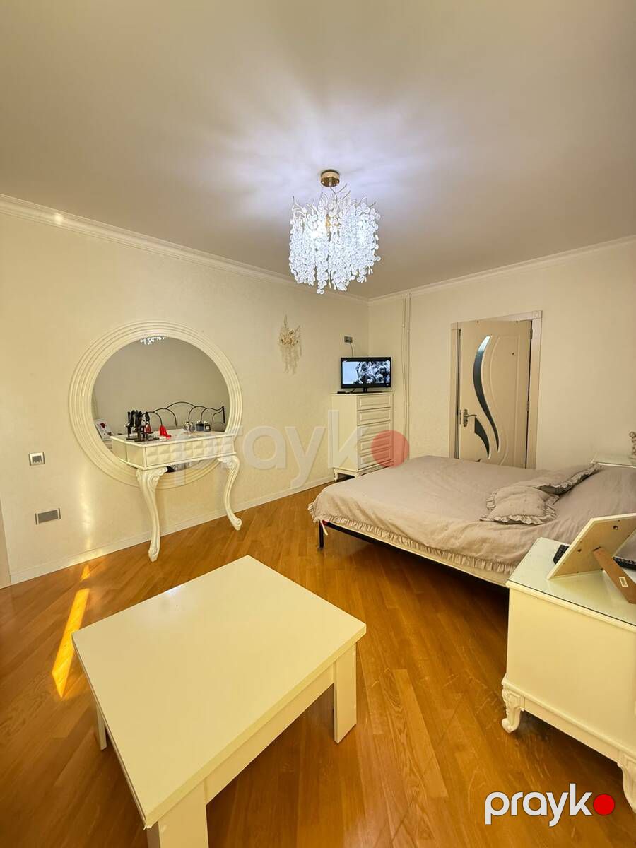 Satılır 4 otaqlı köhnə tikili 110 m² — Mənzil, Bakı (9)