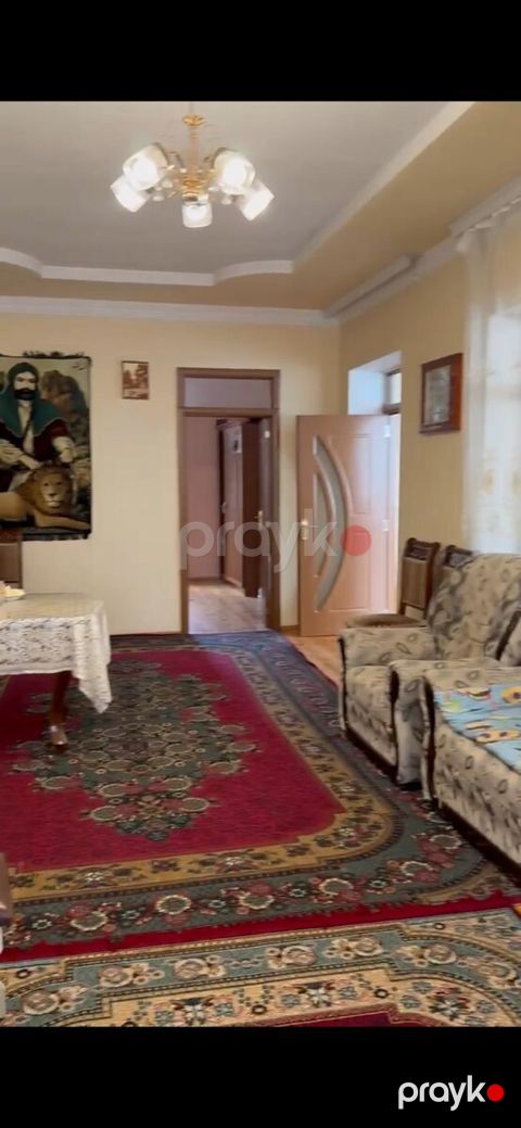 5-otaqlı mənzil, Gəncə ş., 125 m² — Gəncə
