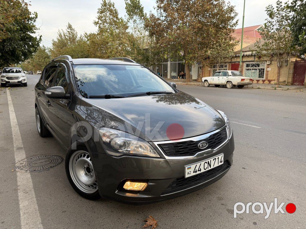 Kia Ceed SW, 1.6 L, 2010 il, 350 000 km — Avtomobillər, Bakı (5)