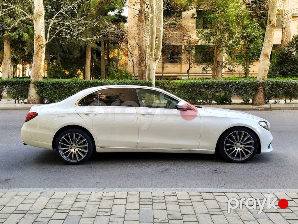 Mercedes E 300 d, 2.0 L, 2018 il, 256 000 km — Avtomobillər, Bakı (4)