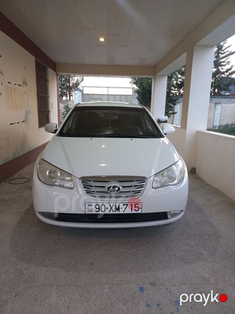 Hyundai Elantra: 1.6 l Sedan — Digah