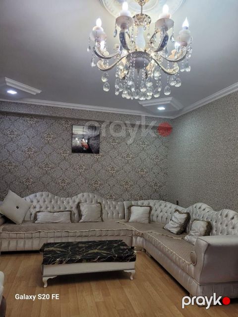 *Dıvan* Qiymət *500 AZN* ölçü *3*2* açılmır baza yoxdu ünvan Həzi — Bakı