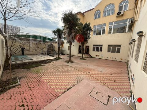 Satılır obyekt 600 m² — Bakı
