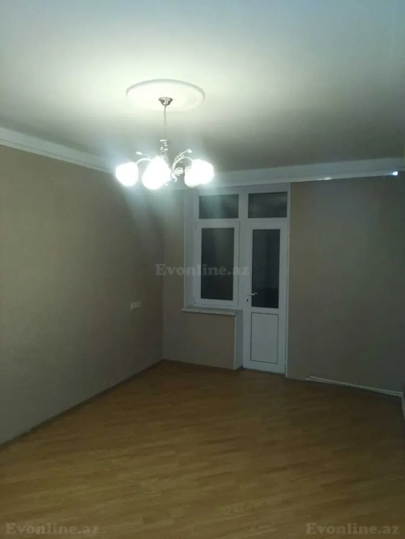 Satılır 2 otaqlı Mənzil Köhnə tikili 65 m² Bakı, Sabunçu r., Bakıxanov — Bakı