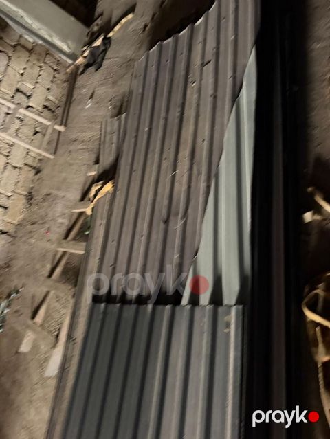 700 kvadrat di satilir 4 metrleik var 5 metrelik var son
