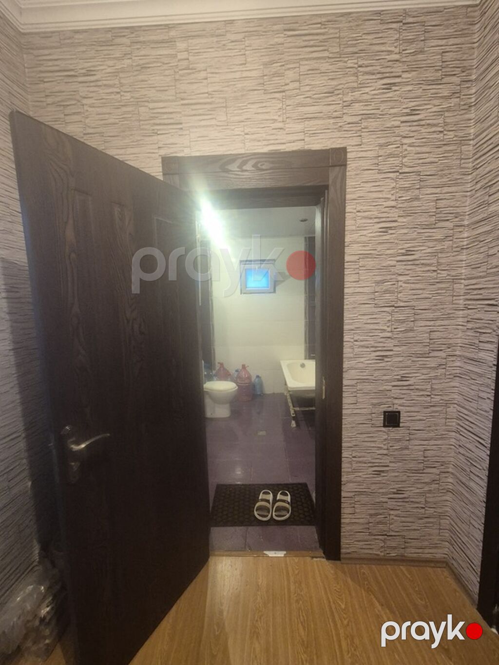 1 mərtəbəli həyət evi - Geniş daş döşəməli həyət, pilləkənlə eyvana — Ev, villa, Bakı (3)