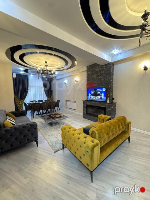 Satılır 4 otaqlı yeni tikili 200 m² — Bakı